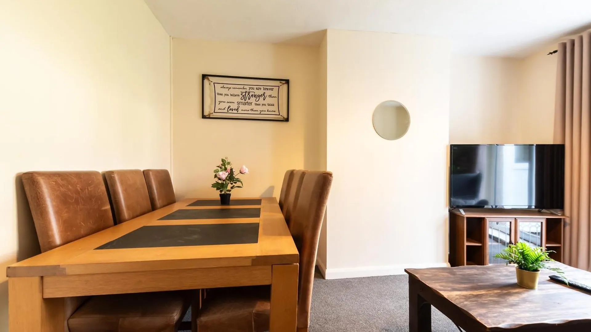 Holiday home 6 Beds In 4 Bedrooms House Southampton United Kingdom